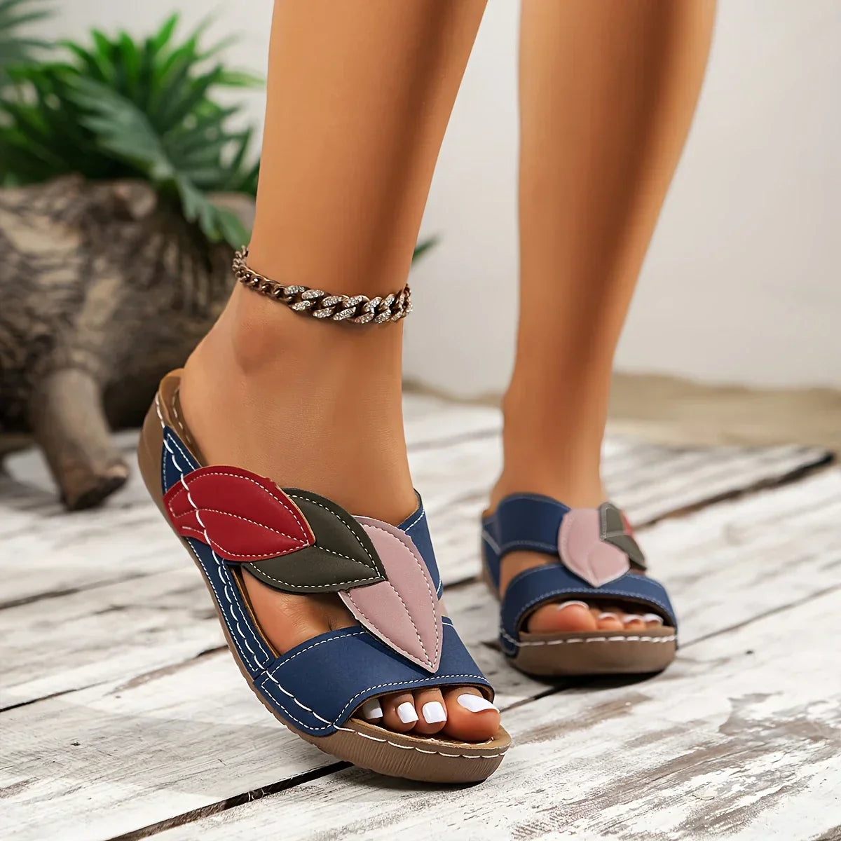 Sauna™ Isla Slip-On Sandals